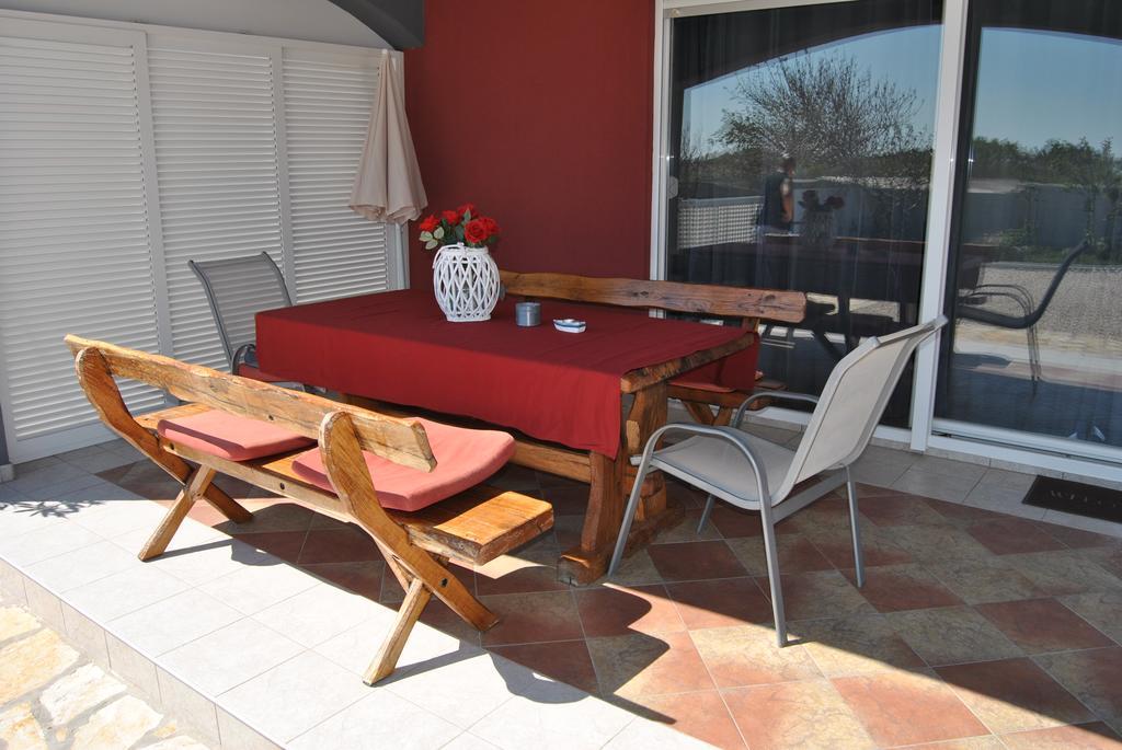 Appartamento House With Swimming Pool Blue Diamond Povljana Esterno foto